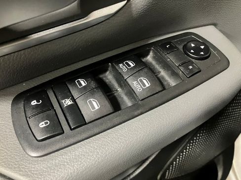 Used 2021 RAM 1500 Big Horn image 9