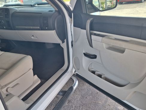 Used 2011 Chevrolet Silverado 1500 LTZ Z71 image 16