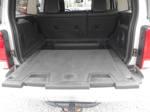 Used 2008 Dodge Nitro R/T image 9