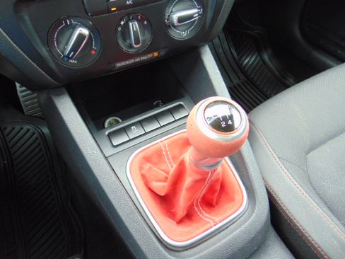 Used 2014 Volkswagen Jetta GLI Autobahn image 19