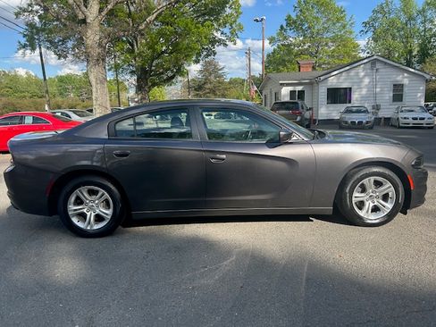 Used 2015 Dodge Charger SE image 6