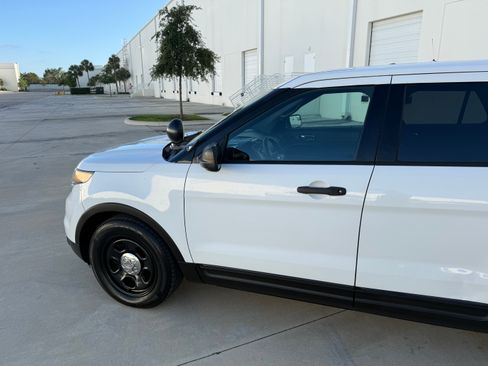Used 2013 Ford Explorer image 25