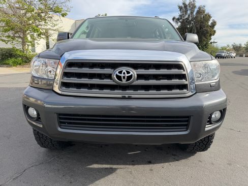 Used 2017 Toyota Sequoia SR5 image 9