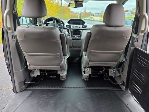 Used 2016 Honda Odyssey EX-L image 16