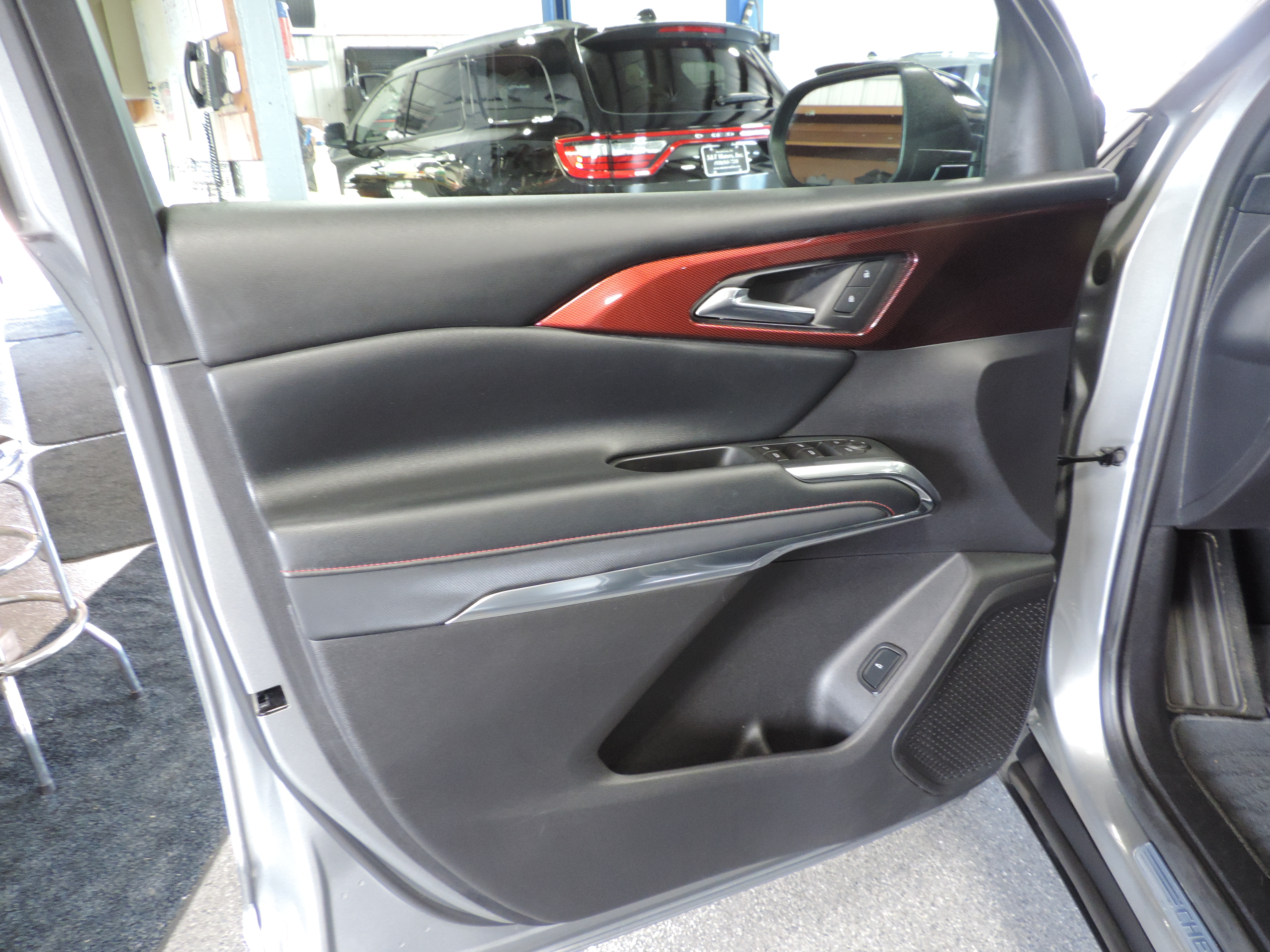 Used 2026 Chevrolet Traverse AWD Z71 image 34