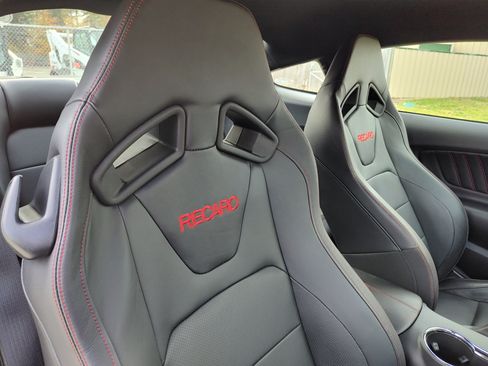 Used 2016 Ford Mustang GT Premium image 33