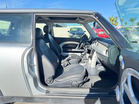 Used 2004 MINI Cooper image 17