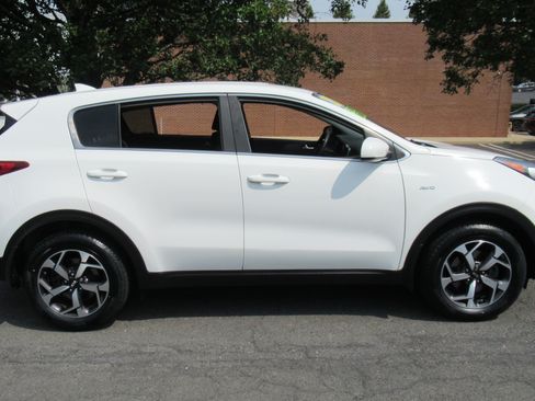 Used 2020 Kia Sportage AWD LX image 5