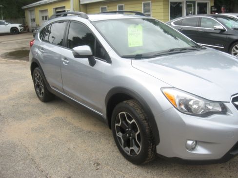 Used 2015 Subaru XV Crosstrek 2.0i Limited image 3