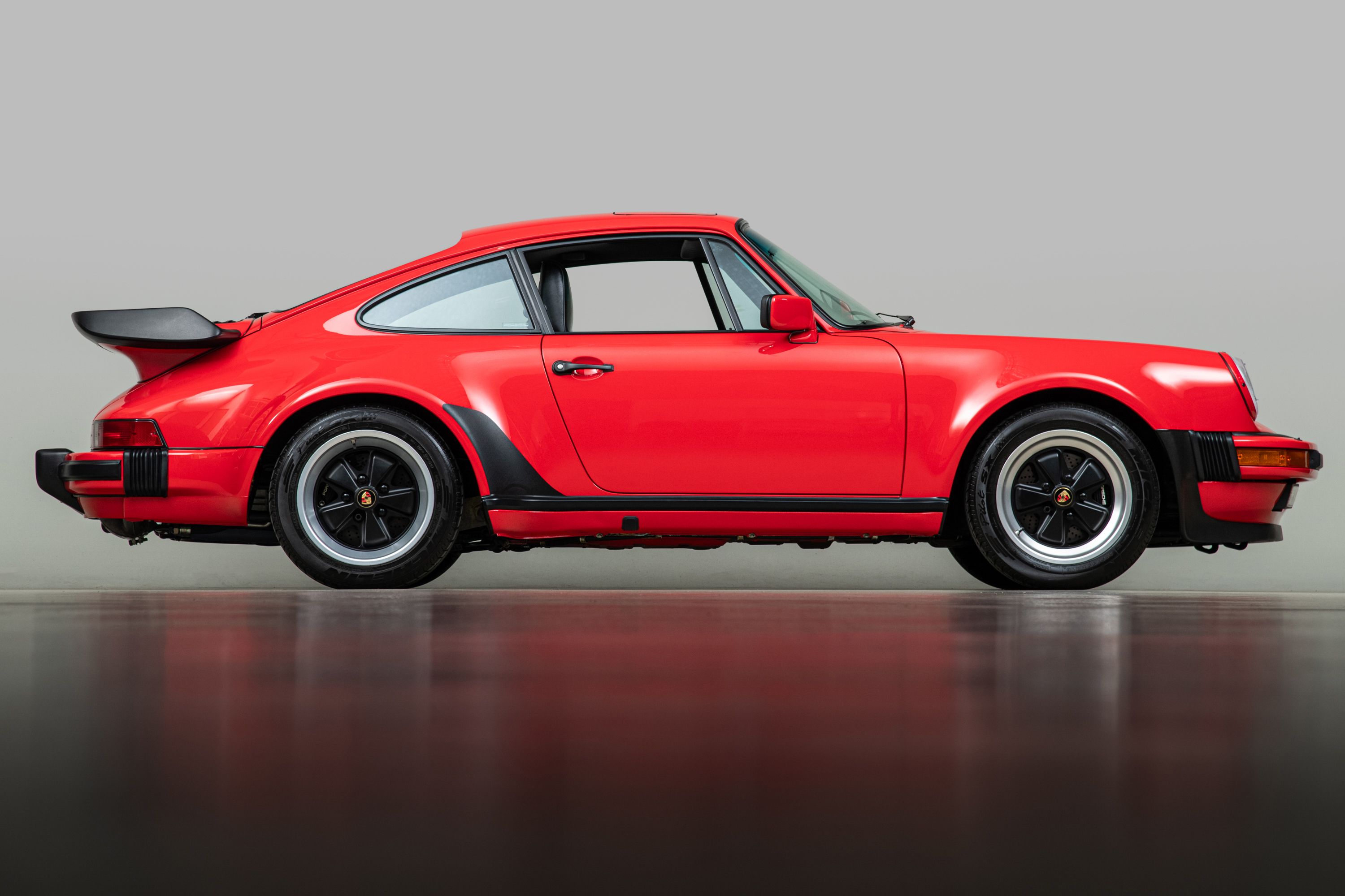 Used 1988 Porsche 911 Turbo Coupe RWD image 86