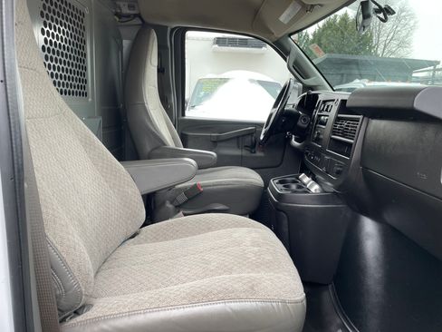 Used 2021 GMC Savana 2500 image 19