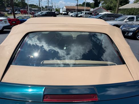 Used 1995 Oldsmobile Cutlass Supreme Convertible FWD image 67