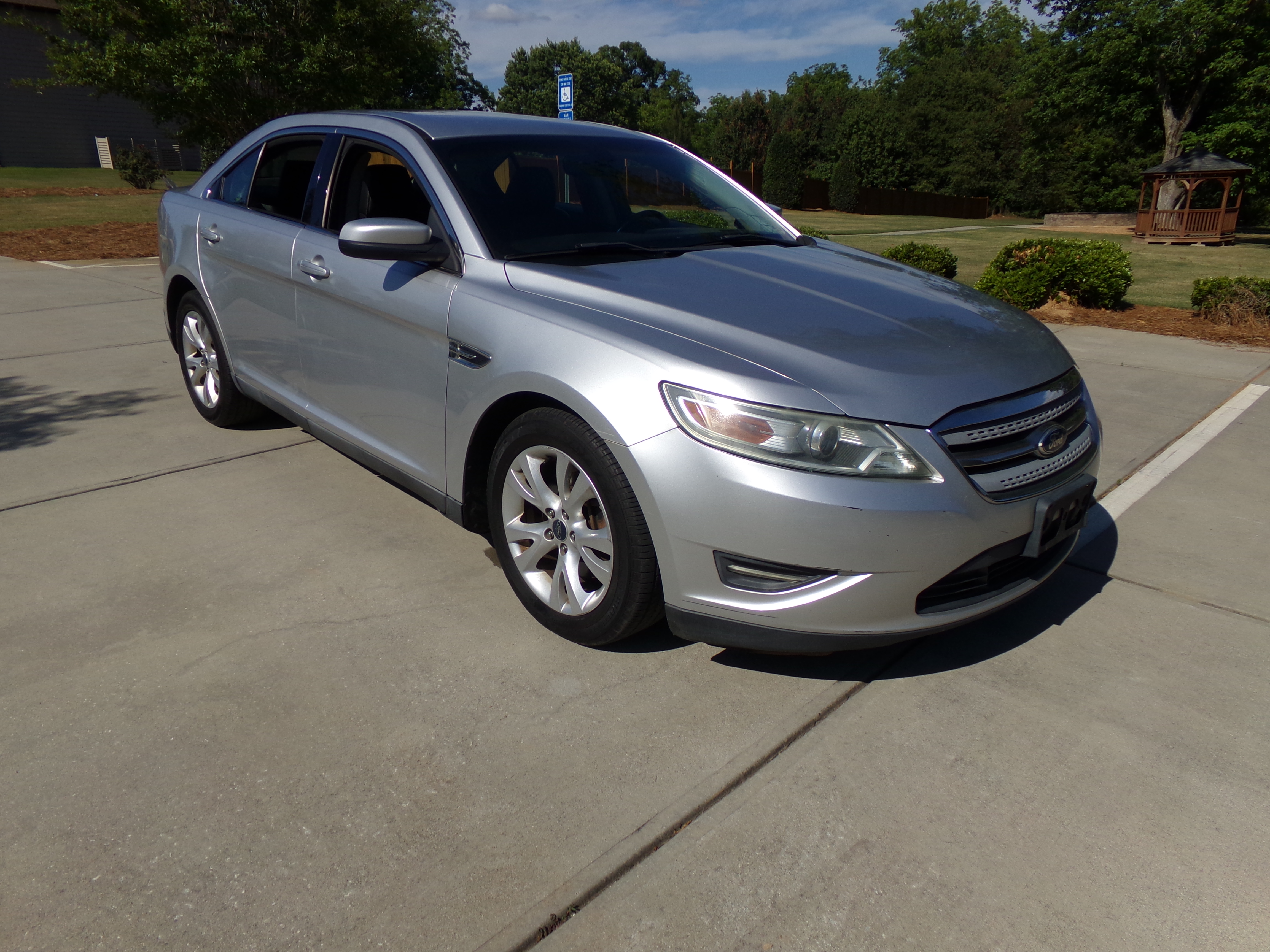 Used 2011 Ford Taurus SEL FWD image 7