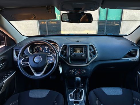 Used 2017 Jeep Cherokee FWD Sport image 19