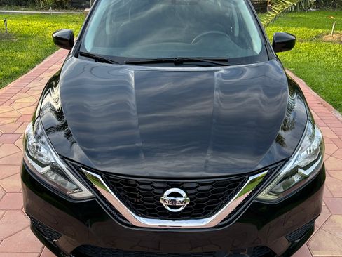 Used 2019 Nissan Sentra SV FWD image 2