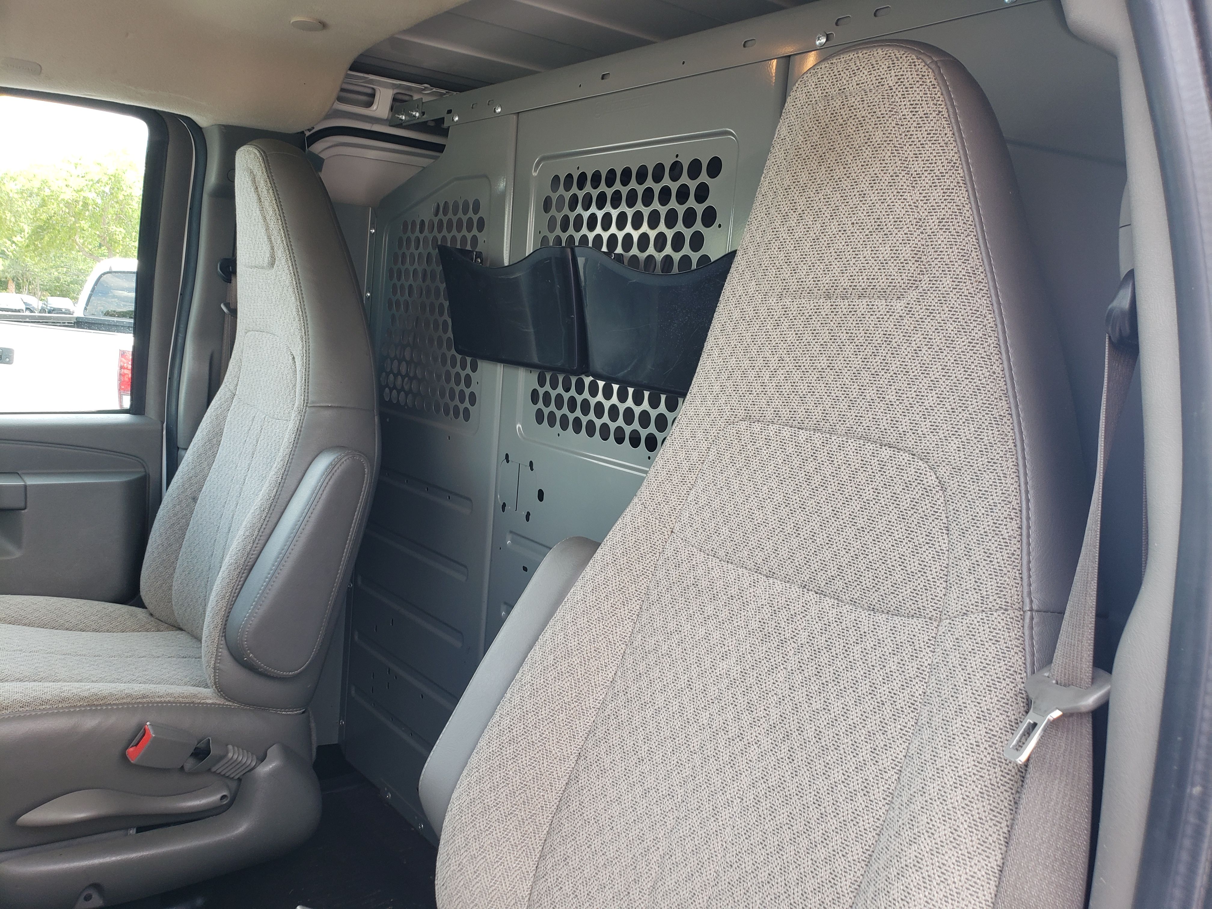 Used 2022 Chevrolet Express 3500 Extended RWD image 12