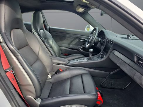 Used 2019 Porsche 911 Carrera 4 GTS AWD/4WD image 15