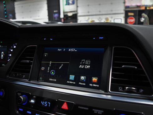 Used 2015 Hyundai Sonata SE image 25