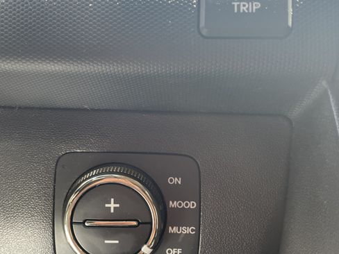 Used 2010 Kia Soul + FWD image 13