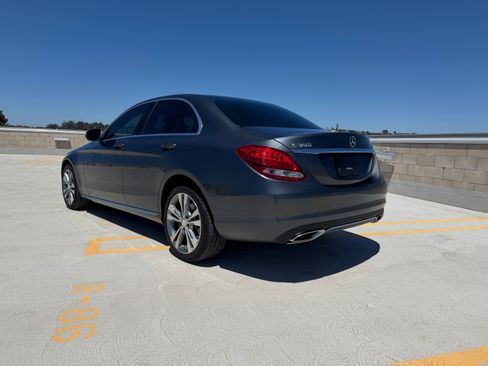 Used 2015 Mercedes-Benz C 300 4MATIC Sedan image 4