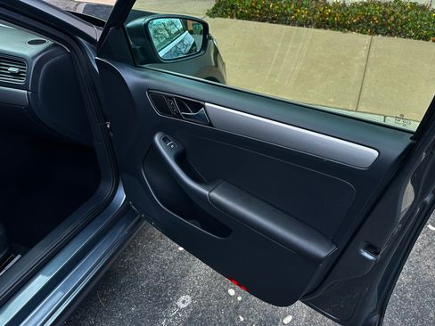 Used 2015 Volkswagen Jetta SE image 11