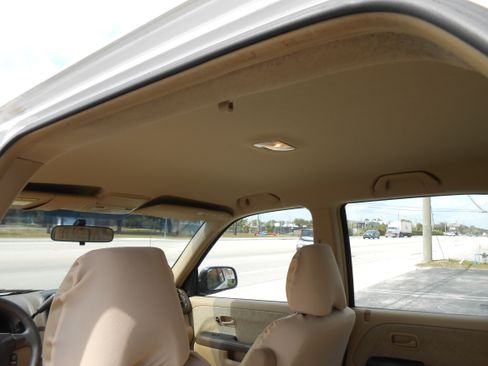 Used 2005 Honda CR-V LX image 15