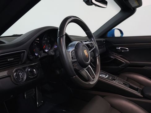 Used 2018 Porsche 911 Targa 4 GTS image 79