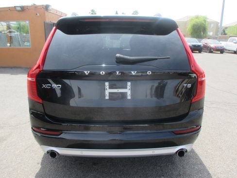 Used 2018 Volvo XC90 T5 Momentum image 6