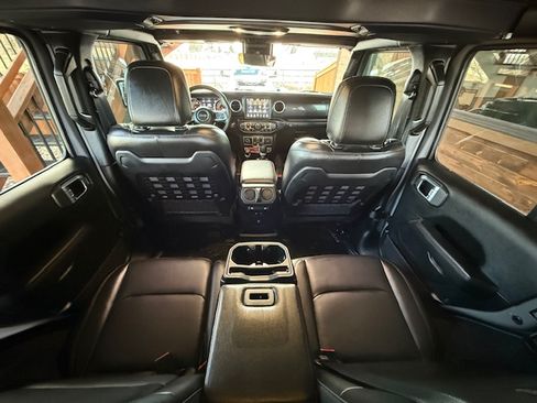 Used 2021 Jeep Wrangler Unlimited Rubicon 392 image 19