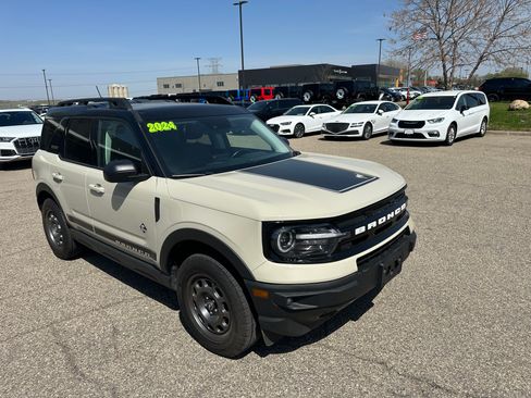Used 2024 Ford Bronco Sport Outer Banks AWD/4WD image 2