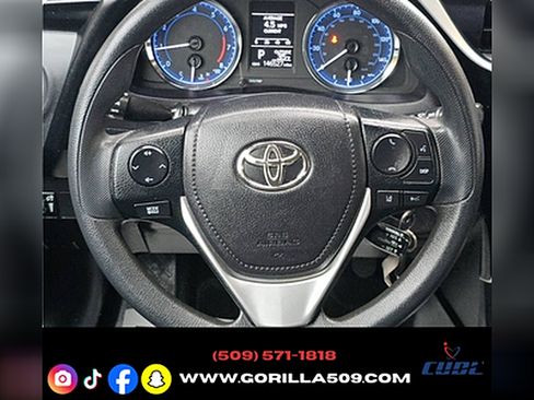 Used 2017 Toyota Corolla image 12