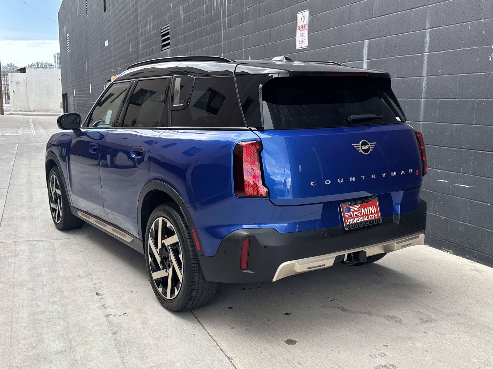 Used 2025 MINI Cooper Countryman S w/ Comfort Package Max AWD/4WD image 3