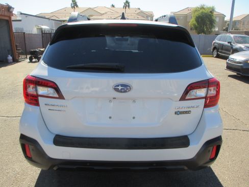 Used 2018 Subaru Outback 2.5i Limited image 10