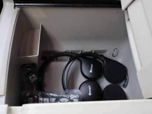 Used 2016 Chrysler Town & Country Touring image 33