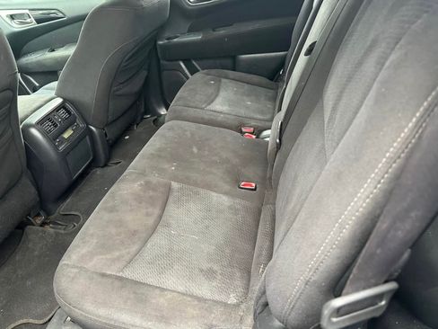Used 2013 Nissan Pathfinder FWD image 5