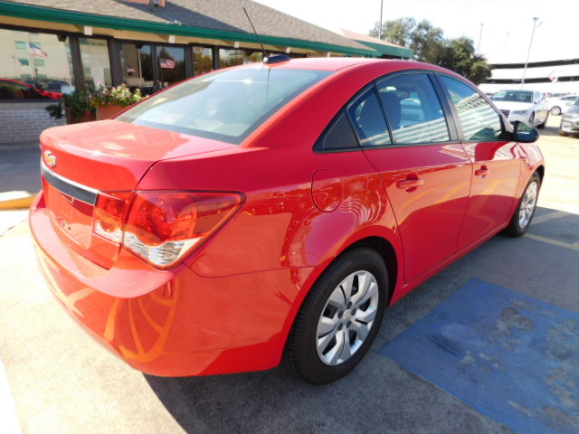 Used 2016 Chevrolet Cruze Limited LS Sedan FWD image 9