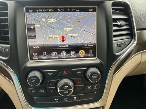 Used 2015 Jeep Grand Cherokee Limited image 17