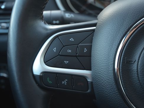 Used 2019 Jeep Compass Limited image 12