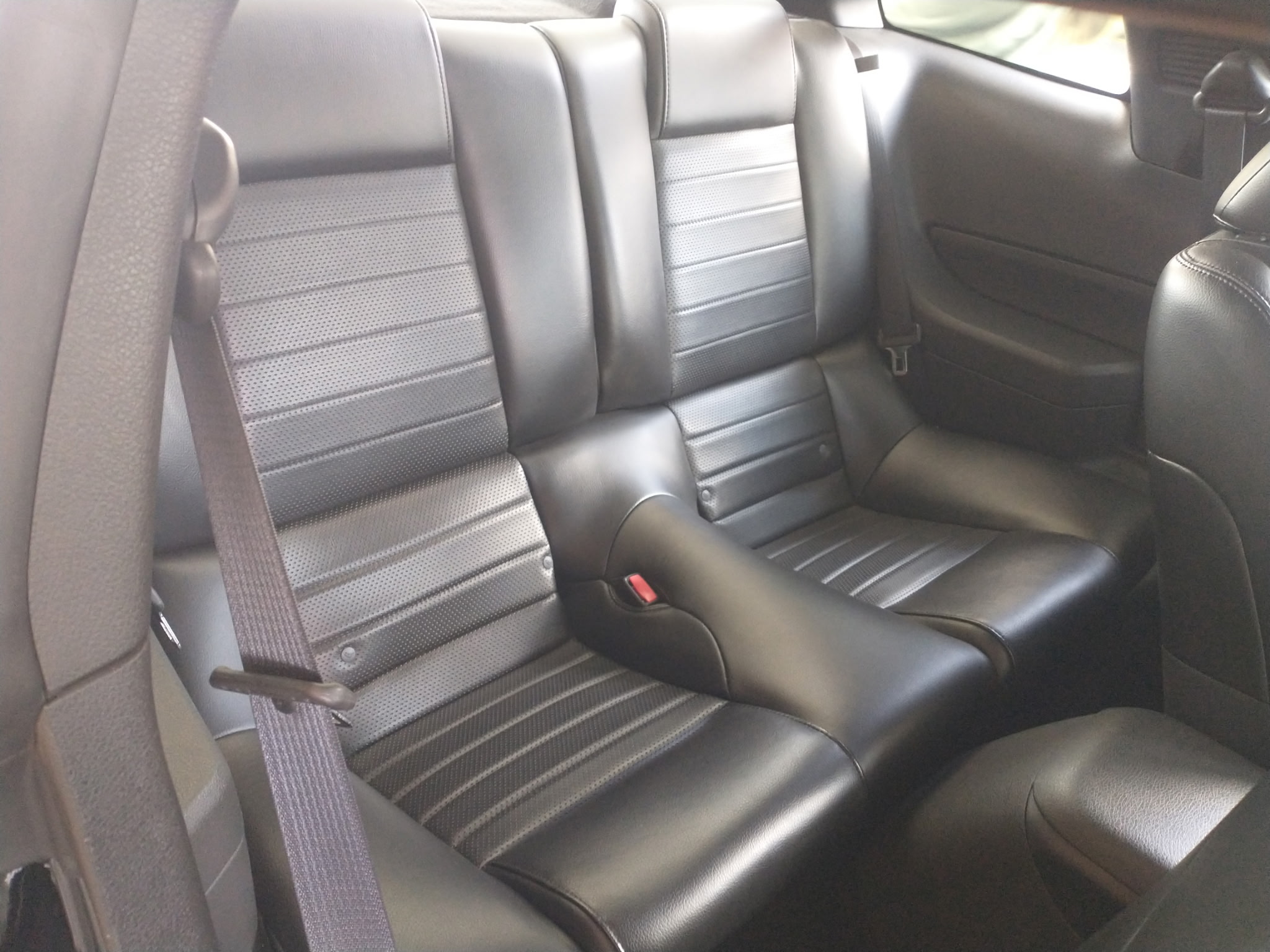 Used 2006 Ford Mustang Shelby GT-H Coupe RWD image 8