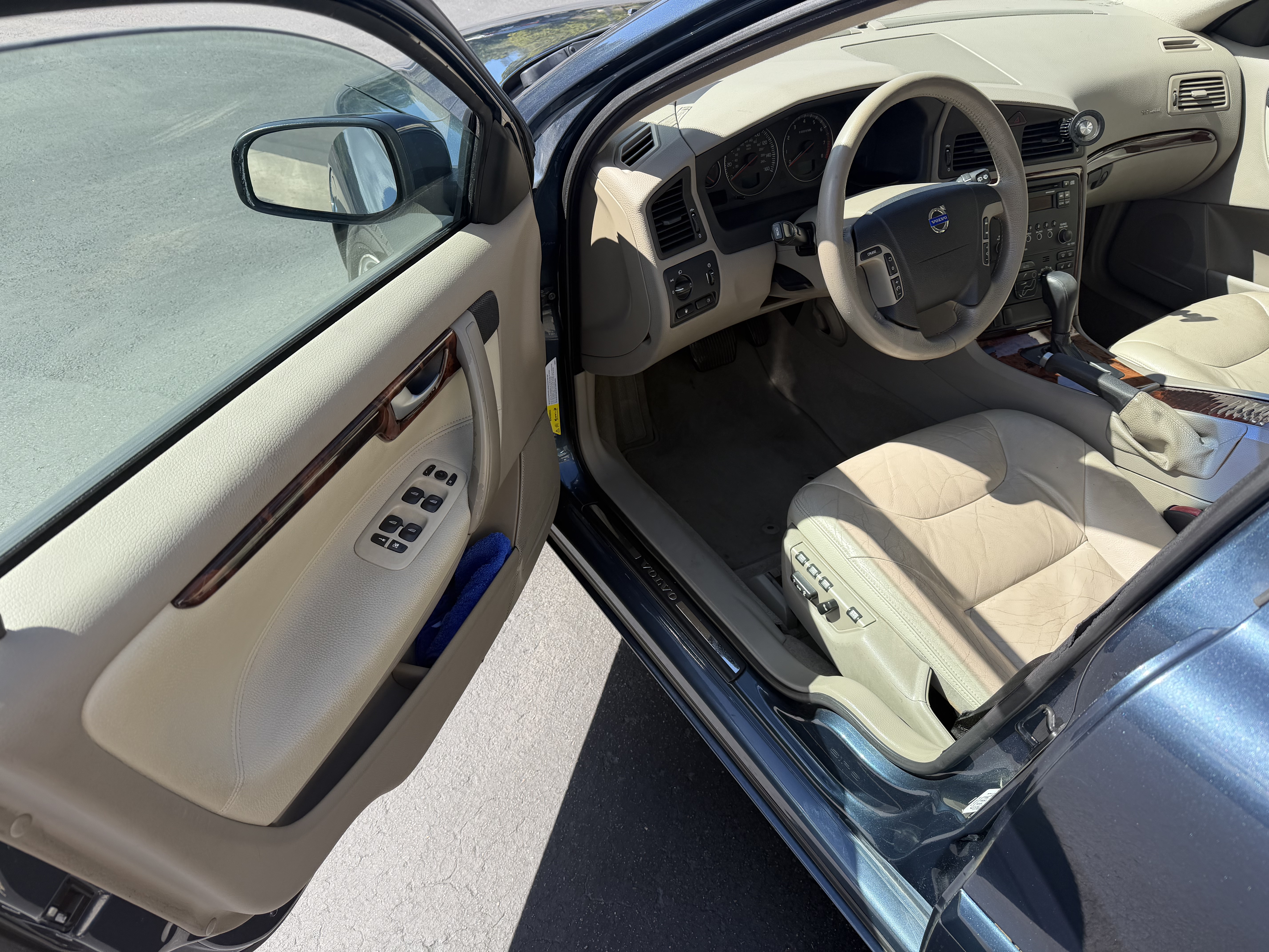 Used 2006 Volvo V70 2.4 FWD image 6