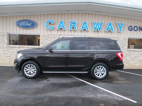 Used 2021 Ford Expedition 2WD XLT image 2