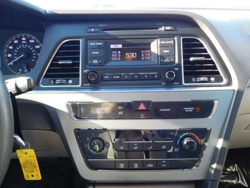 Used 2017 Hyundai Sonata SE FWD image 13
