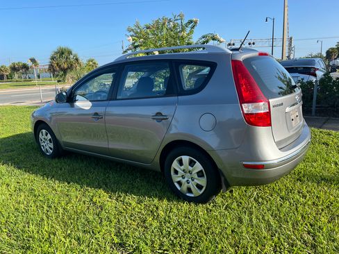Used 2011 Hyundai Elantra Touring GLS FWD image 3