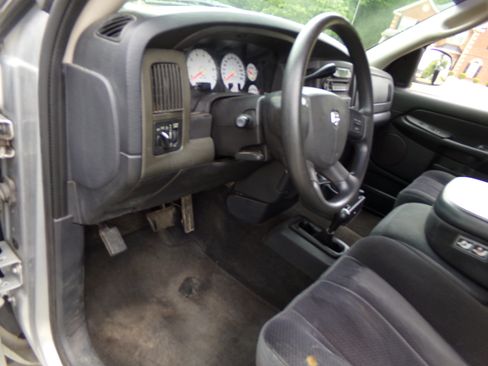 Used 2004 Dodge Ram 1500 Truck 4x4 Crew Cab SLT image 14