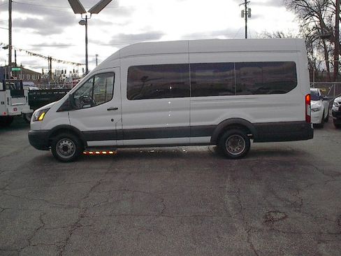 Used 2018 Ford Transit 350 XL image 7