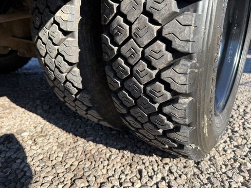 Used 2015 Ford F550 image 23