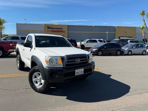 Used 2009 Toyota Tacoma PreRunner image 1