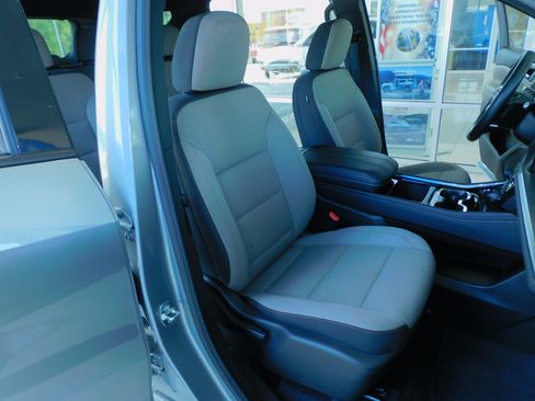 Used 2026 Chevrolet Traverse FWD LT image 21