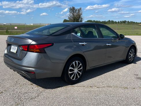 Used 2022 Nissan Altima 2.5 S FWD image 7