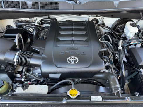 Used 2014 Toyota Sequoia Platinum image 30